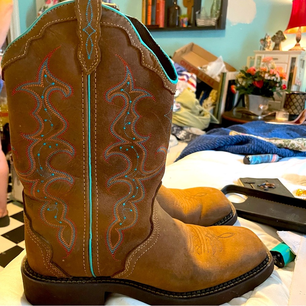 Womens Justin Boots size 10B